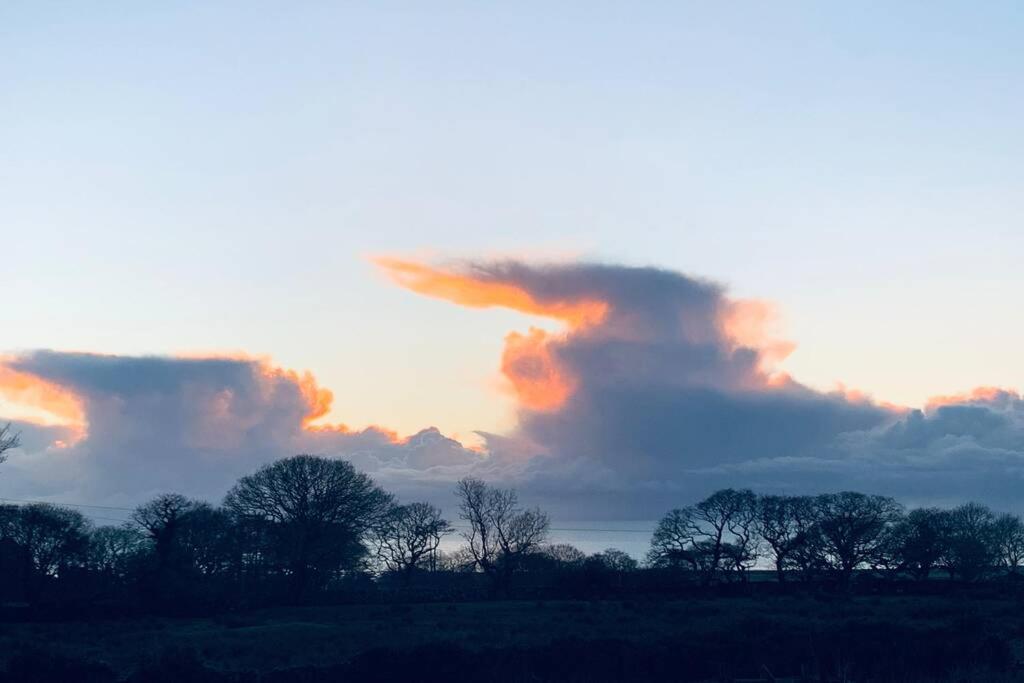 Llanddwywe Lle Mary - Beautiful Views, Hot Tub, Secluded, Dog Welcome, Barmouth מראה חיצוני תמונה
